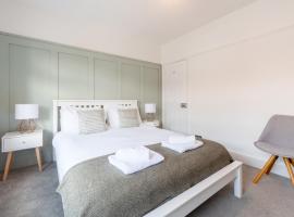Hotel kuvat: Stylish House with parking in Caversham nr Reading, by Sauvignon Stays