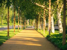 The Willows Training Centre, Hotel in St. Neots