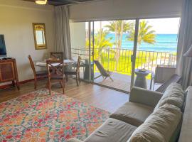 호텔 사진: Magical Maili Cove Retreat condo