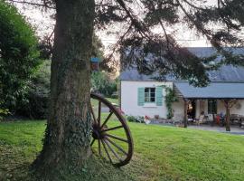 صور الفندق: Charming 3-Bed Cottage in Beaucoudray Normandy