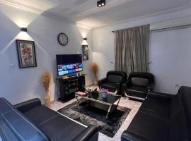 Hotel kuvat: Luxe Apartment Wuse 24hrs power WI-FI