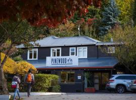 Pinewood Lodge, hotel in Queenstown