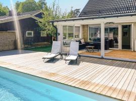 Foto di Hotel: Cozy Home In Gislaved With Heated Swimming Pool