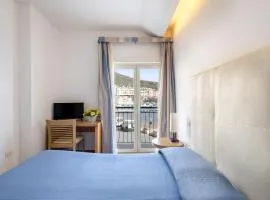 Bi Hotel