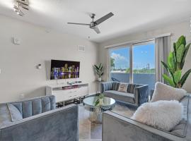 Hotel Photo: Sunny Haven 2 BR Unit in Boynton Beach With Parking