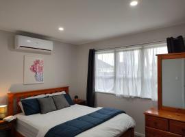 Hotel fotoğraf: Explore Auckland's Hidden Gem - Affordable Vacation Rental for Families & Groups - Your Quiet Stay Awaits