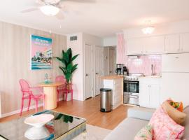Beach-Pool-Private Balcony, ξενοδοχείο σε Tybee Island
