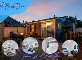 Ξενοδοχείο φωτογραφία: Cozy Beach House - 3 Badges, Outdoor Patio, Fire Pit, Grill - 3 Blocks to Beach & Boards