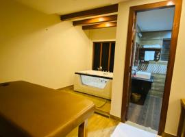 Hotel Photo: Munal And Mayur Medical Wellness Retreat