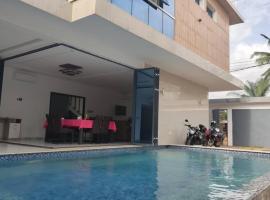 Villa Victoria Résidence, hotel in Lomé