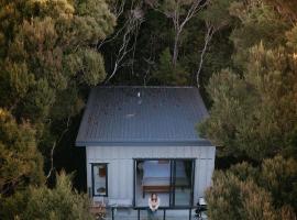 Hotel Photo: Treehouse Hideaway