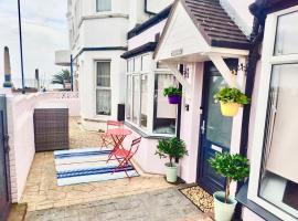 Bexhill Beautiful Sea Front Bungalow, hotel i Bexhill-on-Sea