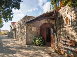 Apartments & Rooms Konoba Tomić, hotel in Gornji Humac