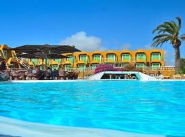 Aparthotel la Piramide, hotel v destinaci Costa de Antigua