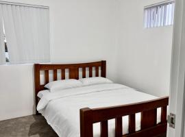 Hotel foto: 43 Drew Road Ardross WA 6153