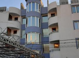 Rooms & Apartments Anka, ξενοδοχείο στο Bar