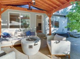 Hotel Foto: Beautiful Pet-Friendly Washougal Home with Fire Pit!