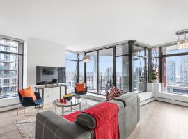 Hotel Photo: Large Modern Highrise Condo in Gastown with Panoramic Views