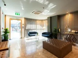 Hi Sotel Victory Monument