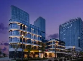 Radisson RED Wuhan Optics Valley Technology Convention and Exhibition Center Joy City