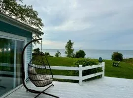 Home away on Lake Ontario