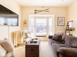 HISTORIC COMFY CONDO- Heart of Ellicottville, Self Checkin, ξενοδοχείο σε Ellicottville