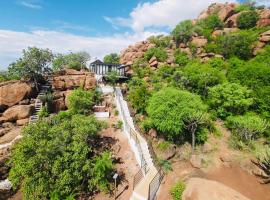 Makgobelo Lodge-The Glass House- Solar powered, hotell sihtkohas Ga-Mokalapa