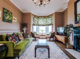 Russell Court by Orenda-Luxe, Hotel in Llandudno