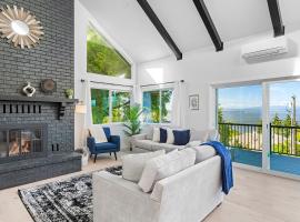 Peaceful Island Getaway, Port Susan views with BBQ & Playroom, ξενοδοχείο σε Camano