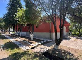 Hostel Gurasada, ξενοδοχείο σε Gothatea