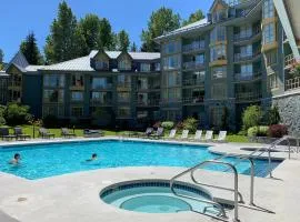Cascade Lodge suite WIFI cable TV 2 hot tubs pool gym sauna bike & ski room