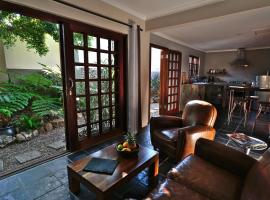 Villa La Mercy Guest Suite, No load shedding or water outages, hotel in La Mercy