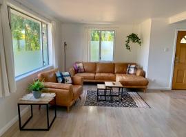 Parkside Holiday Home - Fully Fenced Garden, hotel in Lake Tekapo