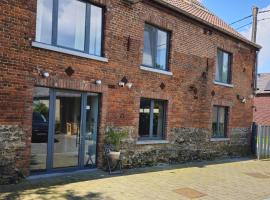 Chambres d'hôtes à 5min de Pairi Daiza et proche du SHAPE-OTAN, Hotel in Lens