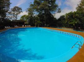 Six Garden Lodge, hotel in Puerto Iguazú