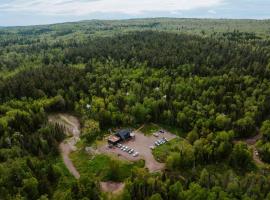 North Shore Camping Company, hótel í Beaver Bay