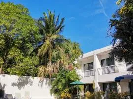 Hotel Holly