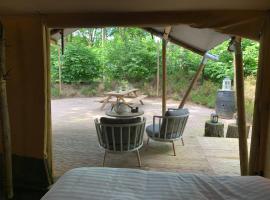 Veluwse Safari Lodge tent, hotel in Otterlo