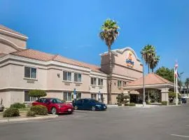 Comfort Suites