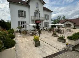 Logis Hôtel & Restaurant Le Parcey