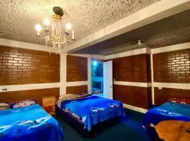 Hotel el Mesón, Guatemala