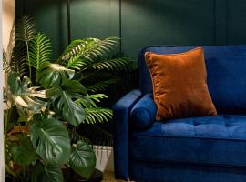 The Jungle! House with Hot Tub., hotell sihtkohas Nottingham