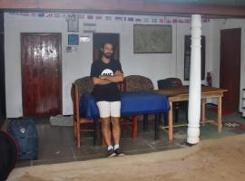 Meera Homestay & Guest House,位于阿努拉德普勒的酒店