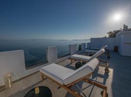 Flisvos Beachfront Apartments, hotel in Loutrákion