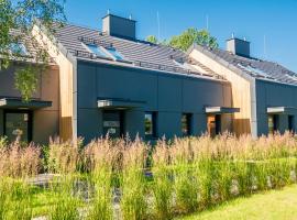 Apartament w willi z sauną i ogrodem SurfingBird Dźwirzyno, ξενοδοχείο σε Dźwirzyno