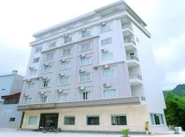 Ngoc Bach Hotel