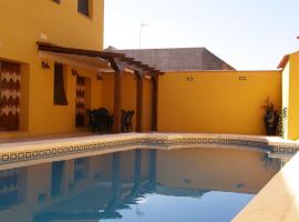 A picture of the hotel: Casa Rural La Encebra