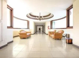 OYO 383 White inn hotel