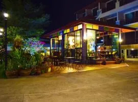 Nantharom Hotel and Restaurant