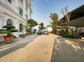 Chin Luc Hotel